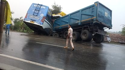 Bihar News: Collision between bus and truck in Bhagalpur; Five people injured; road accident news