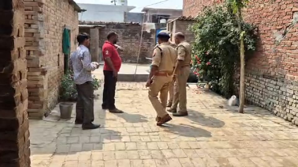 Moradabad: Wife tied her husband to bed and beat him to death, innocent child kept watching