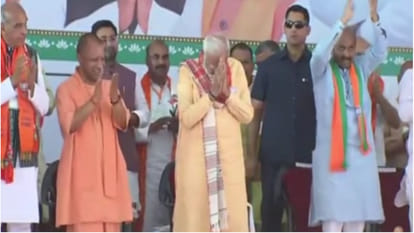 Before PM Modi's program in Basti, CM Yogi has reached Basti, inspecting the venue.