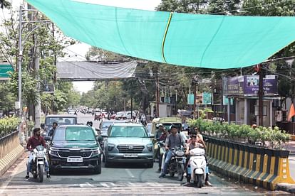 Indore: No trees left, now green net installed at intersections of Indore to protect from sunlight