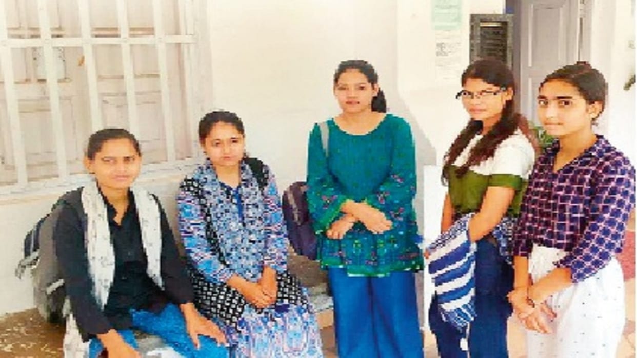 Misbehavior with girls in Scheduled Caste Girls Hostel in Bareilly