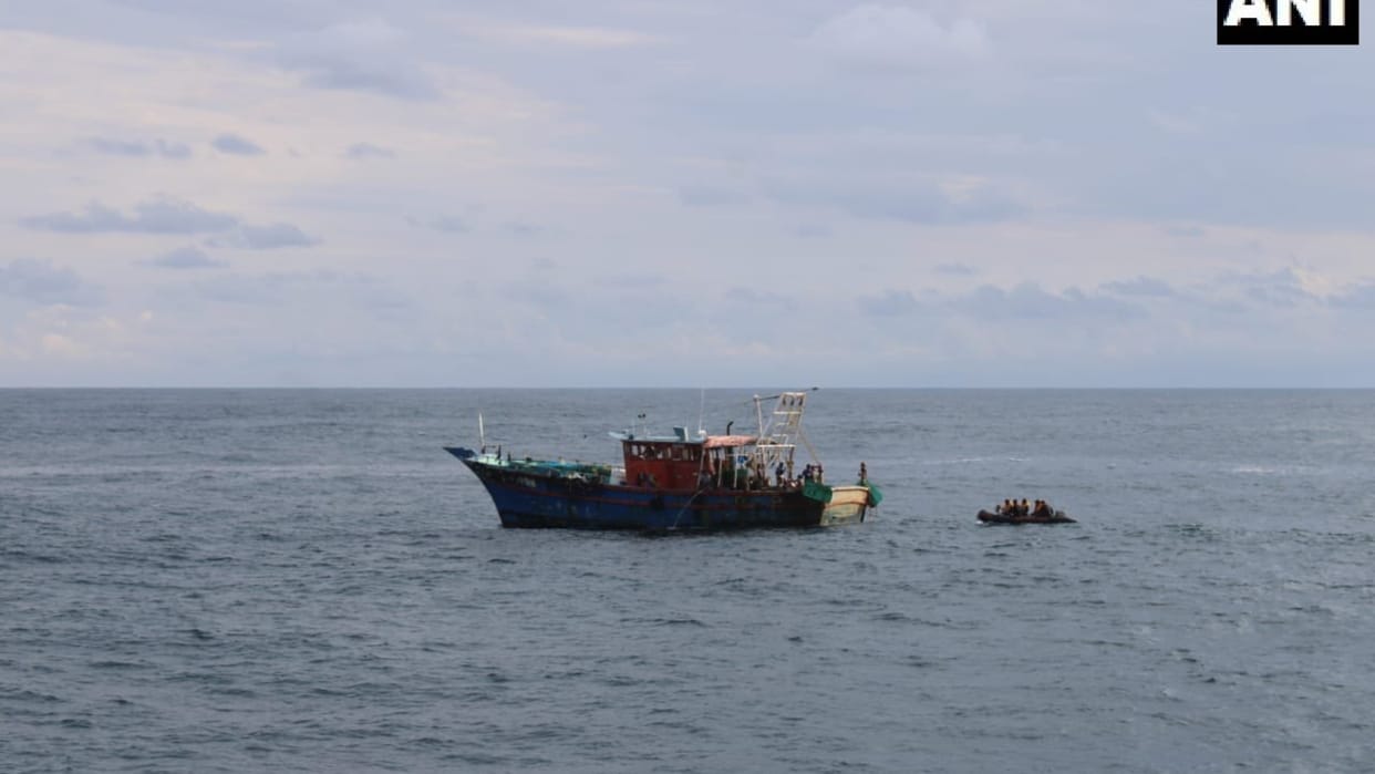 Kerala: Boat filled with water, Indian Coast Guard kills 13 fishermen