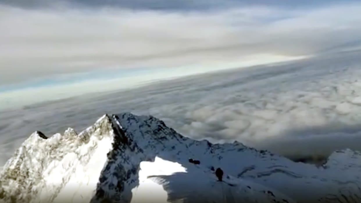 Pakistan Sirbaz Khan conquered mount Everest without oxygen climbed 11 peaks so far