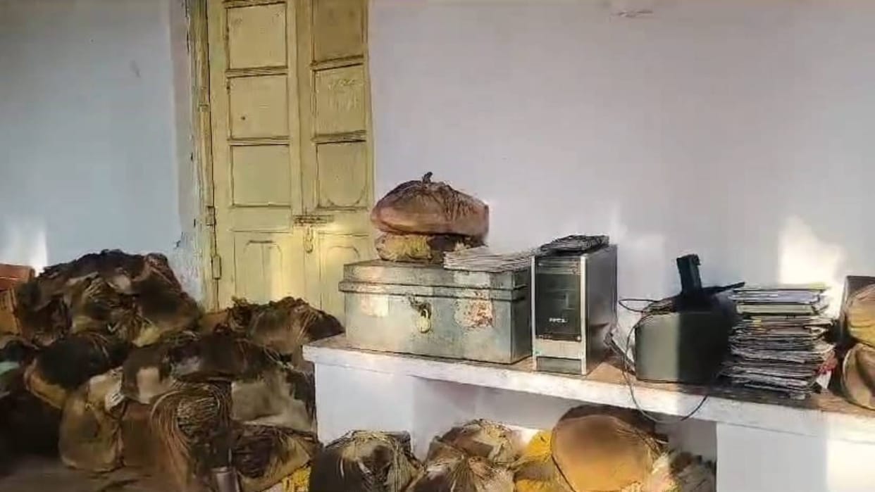 Shivpuri Collectorate Fire Case Officer intelligence and CCTV exposed truth