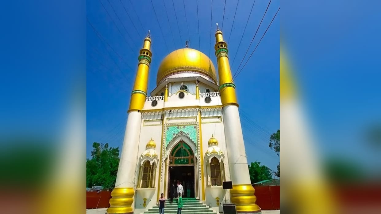 Jogirampuri Dargah...where heads bow in prostration