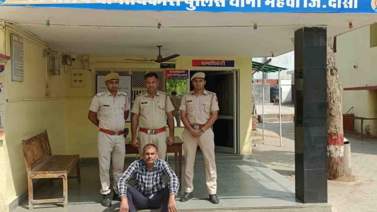 Dausa News: Crazy government teacher had broken the statues of Ghazipur temple.