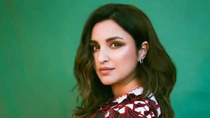 Bollywood Actresses with singing Talent Alia Bhatt Parineeti Chopra Priyanka Chopra Shraddha Kapoor