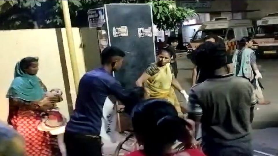 woman suffering from labor pain was taken out of hospital gave birth to a child on road