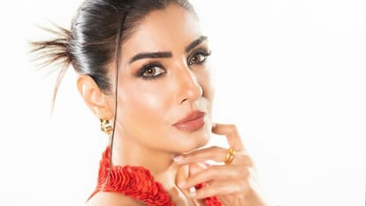 Today is Raveena Tandon Birthday who started her career with Salman Khan Movie at the age of 17