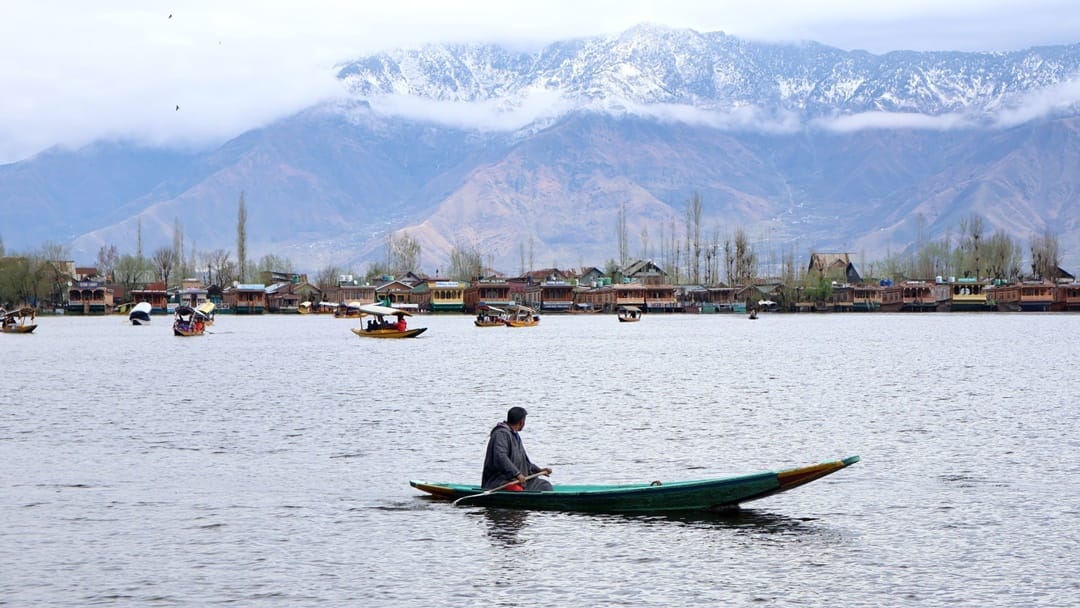 tourism in jammu kashmir Work From Hills trend increase in Professionals in Jammu Kashmir