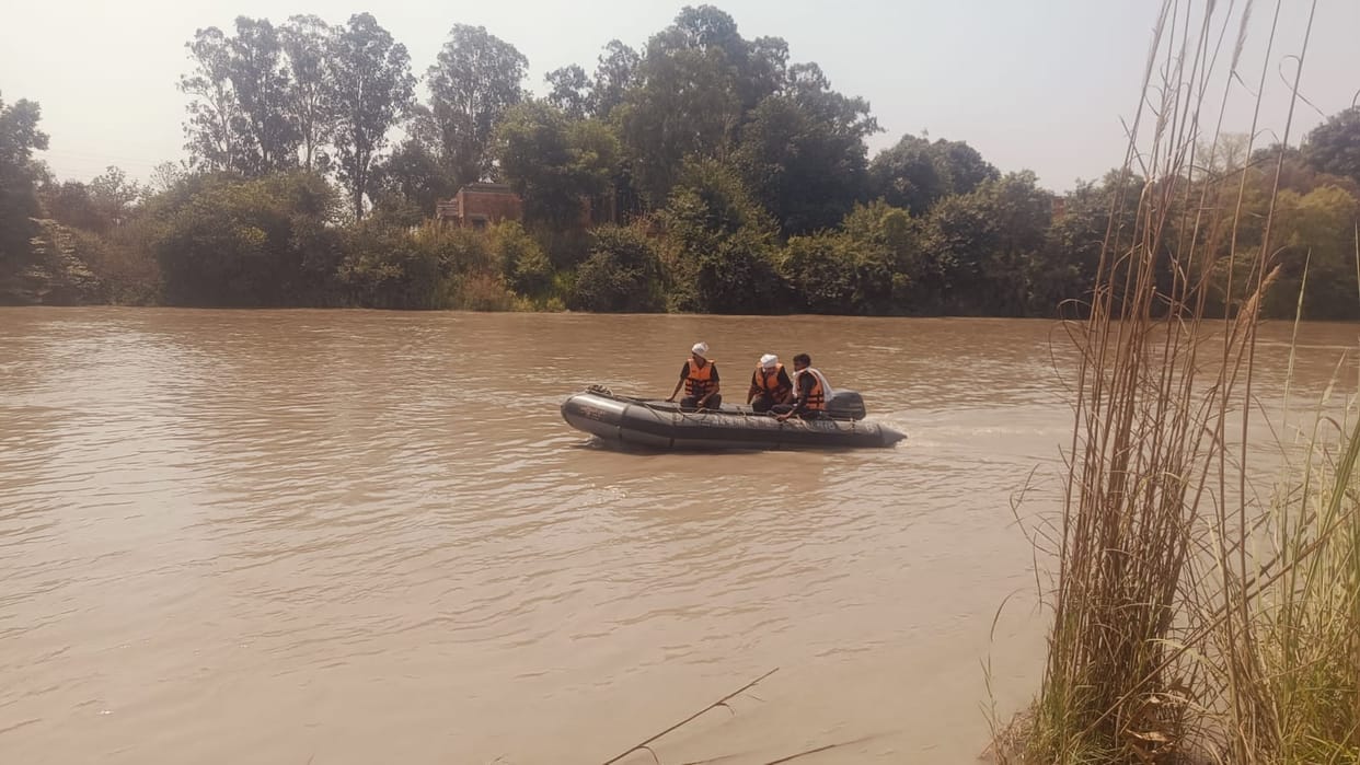 Muzaffarnagar: Body of Ladakh student Abbas, who drowned in the canal, found, no trace of Kazim