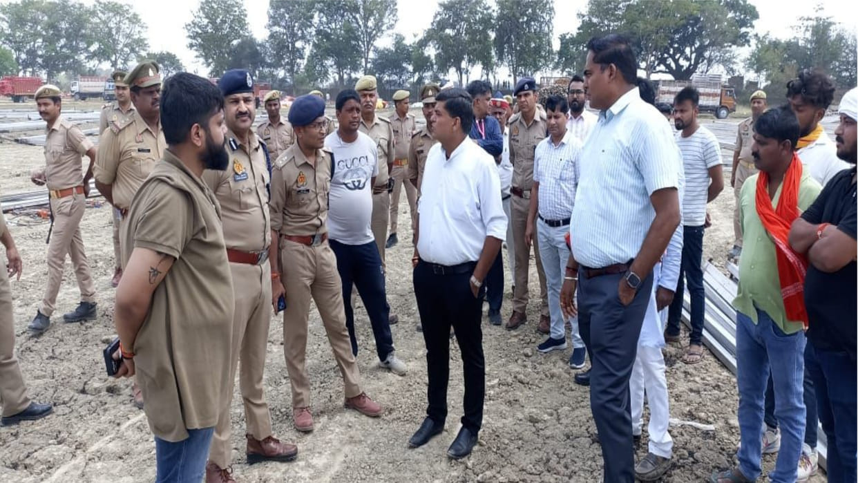 Preparations are being completed in view of the possible rally of PM Modi in Deoria.