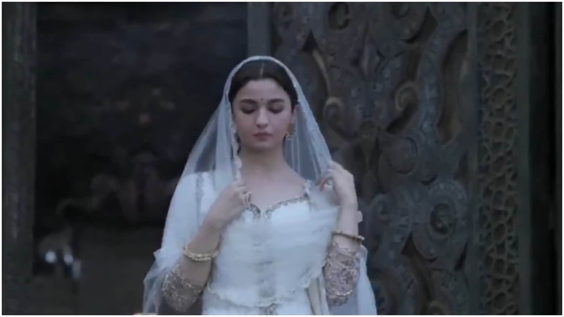 Academy lauds Alia Bhatt Madhuri Dixit Sonakshi Sinha Varun Dhawan Film Kalank Song Ghar More Pardesiya