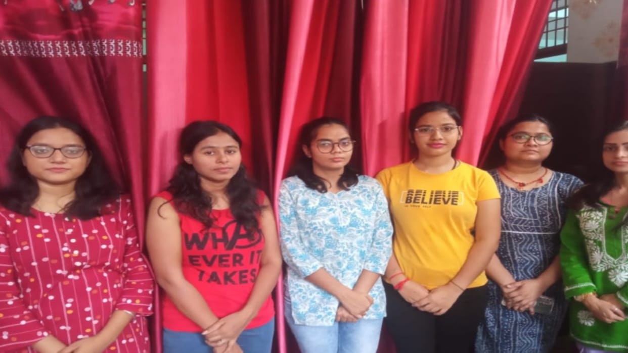 Amar Ujala Samvad: Competitive girl students spoke openly on the issue of employment and security