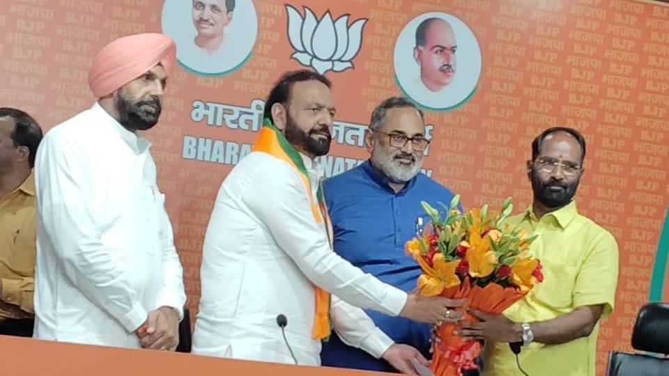 Congress Leader Harminder Singh Jassi joined BJP