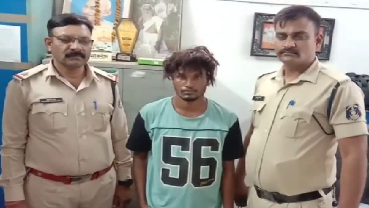 son turned out to father murdered: Stabbed over domestic dispute in Raipur