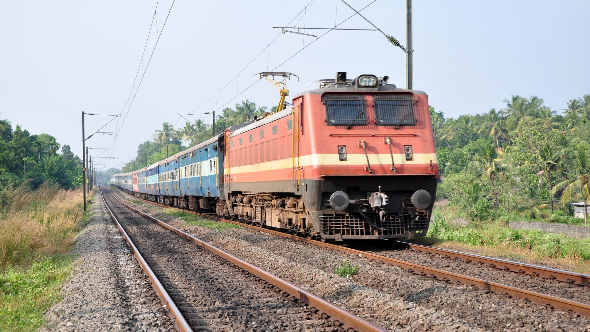 Indian Railways: Indian Railway Irctc Rule Of Lower Birth For Senior Citizens And Women In India