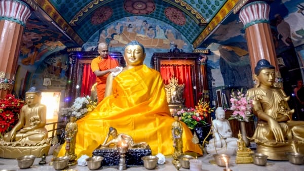 Buddha Purnima Special Lord Buddha Teachings Way of Blissful life by getting rid of sorrow