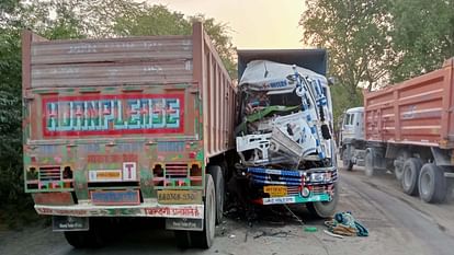 Mahoba Accident: Driver died, one injured in collision between trolley and dumper on highway