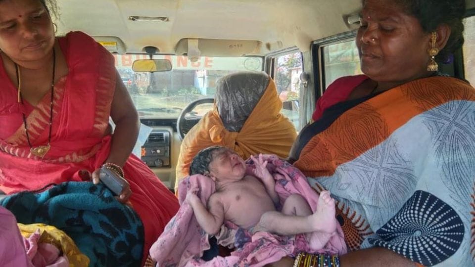 more than 10 thousand pregnant women got benefit of 102 Mahtari Express in 6 months in Bastar