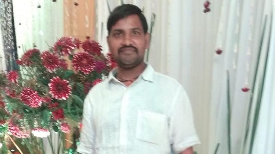 Husband returning after immersing wife's ashes dies of shock