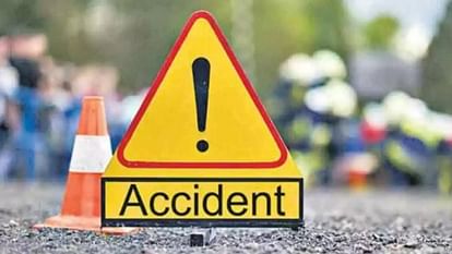 Banda Accident: Truck hits e-rickshaw and bike, one dead, two injured