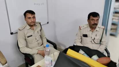 MP News Ranger and Deputy Ranger arrested for taking Rs 50,000 bribe in Narsinghpur