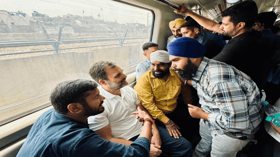 Rahul Gandhi traveled in Delhi Metro before voting