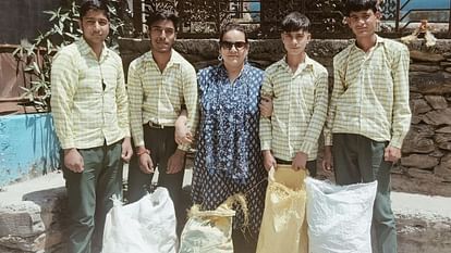 Chamba News Teacher pays fees to children who collect plastic bottles