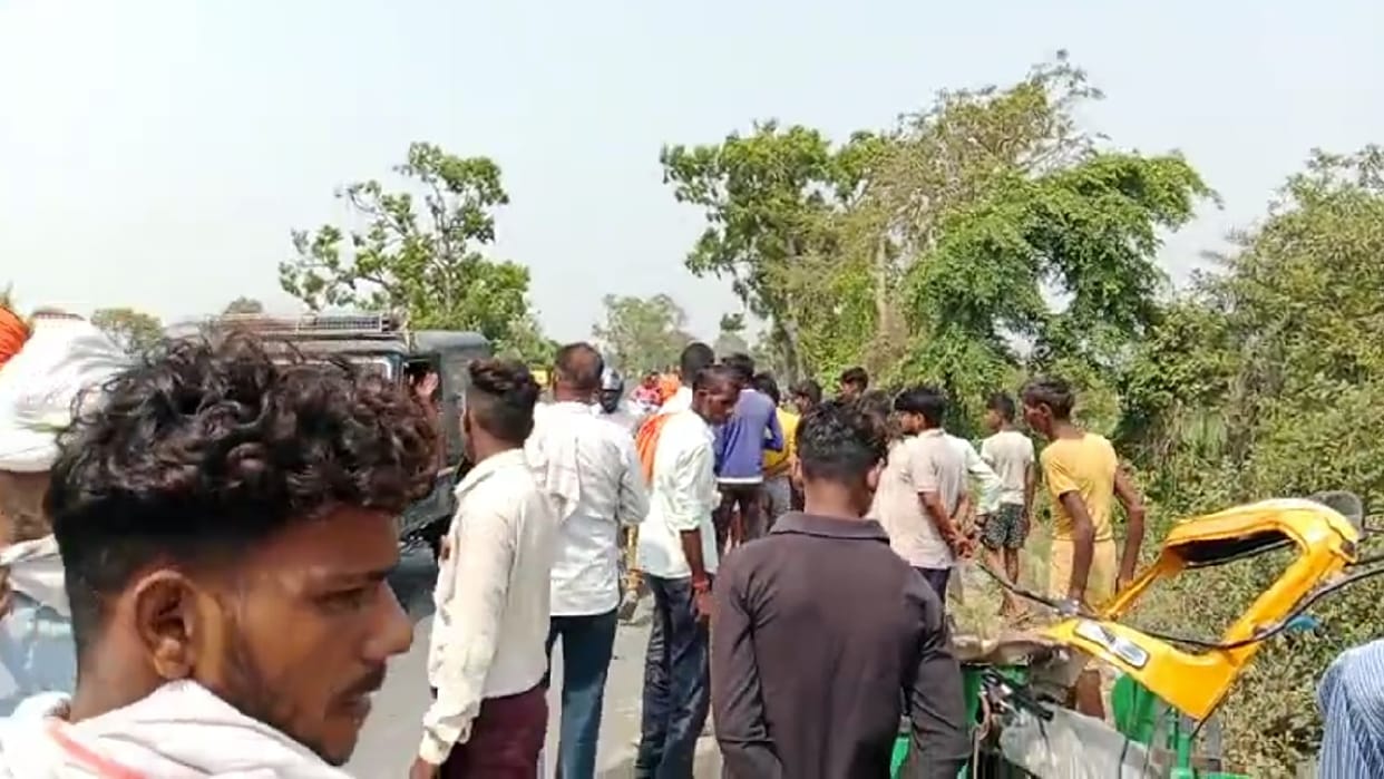 Roadways bus hits tempo full of devotees in Badaun two Died