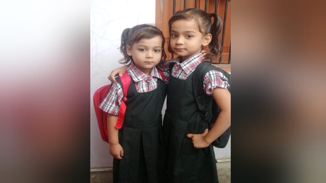 Shamli: daughters asked their father to take them for a walk but both of them died due to electric shock