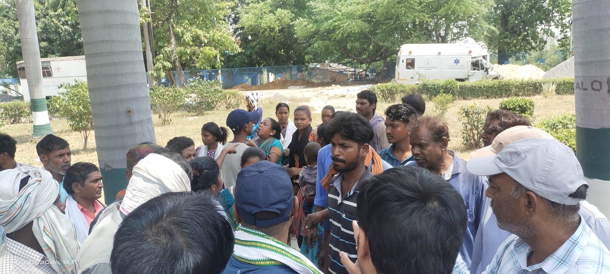 Two laborers died after falling from 60 feet height in Sonbhadra