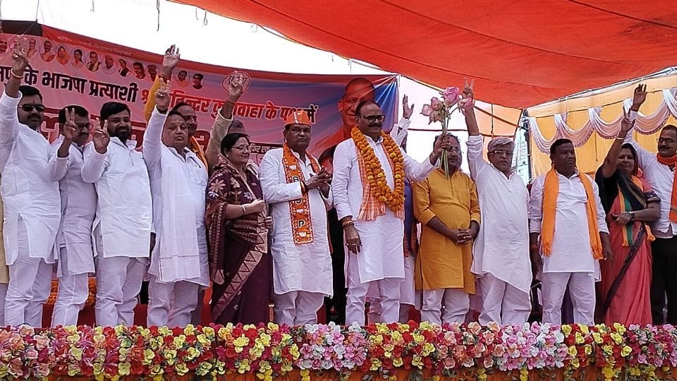 Deputy CM Brajesh Pathak addressed public meeting in favor of BJP candidate Ravinder Kushwaha in Deoria