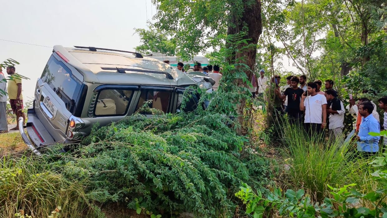 Scorpio crushed mason in mau driver absconding