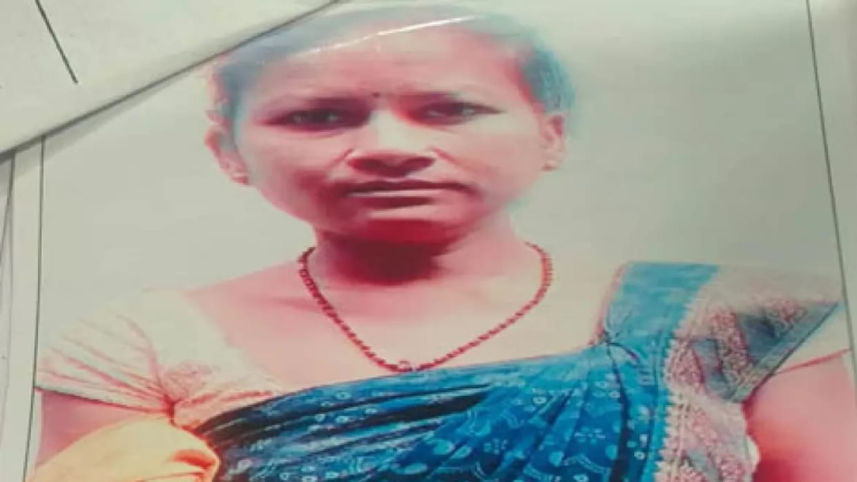 Raipur Crime: Half-burnt body of an unknown woman found in semi-nude state