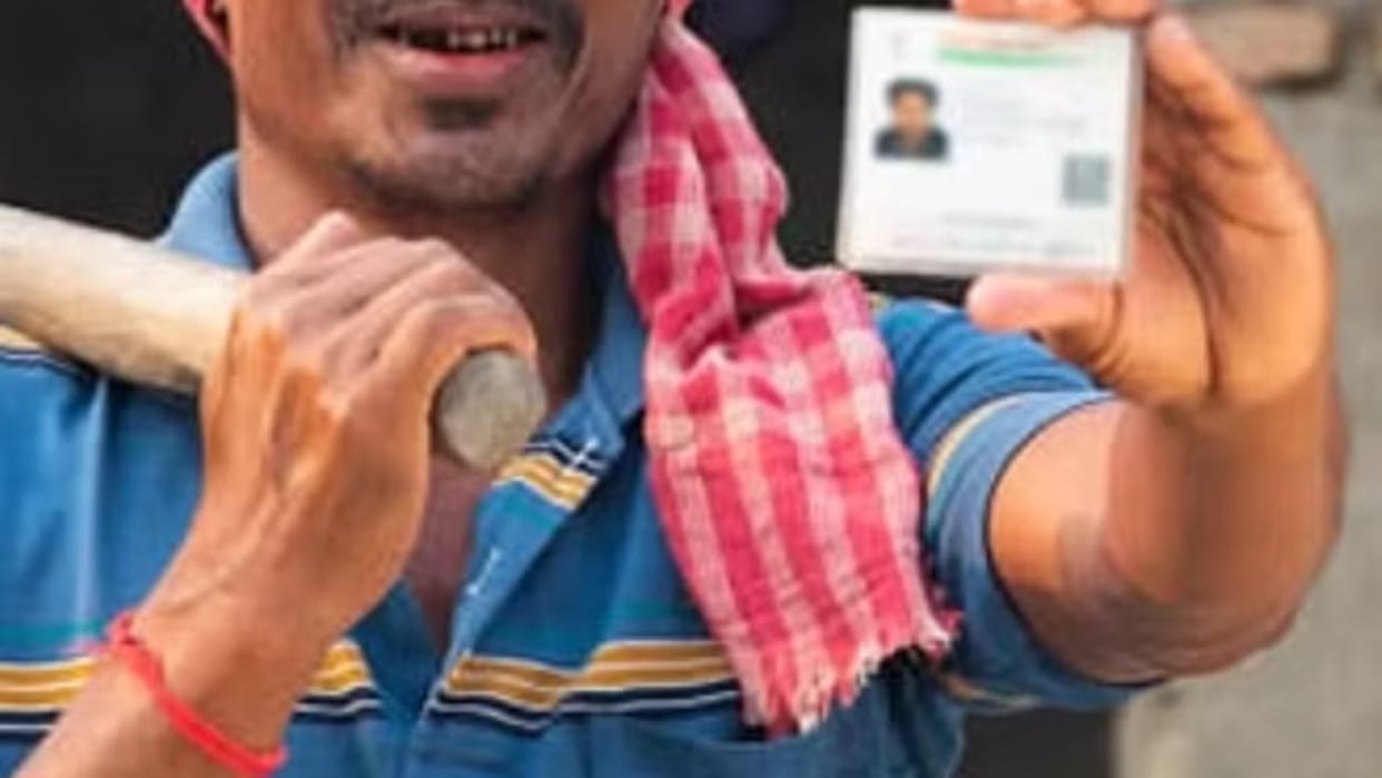 PVC Aadhaar Card Cyber Crime Alert Know These UIDAI Security Tips