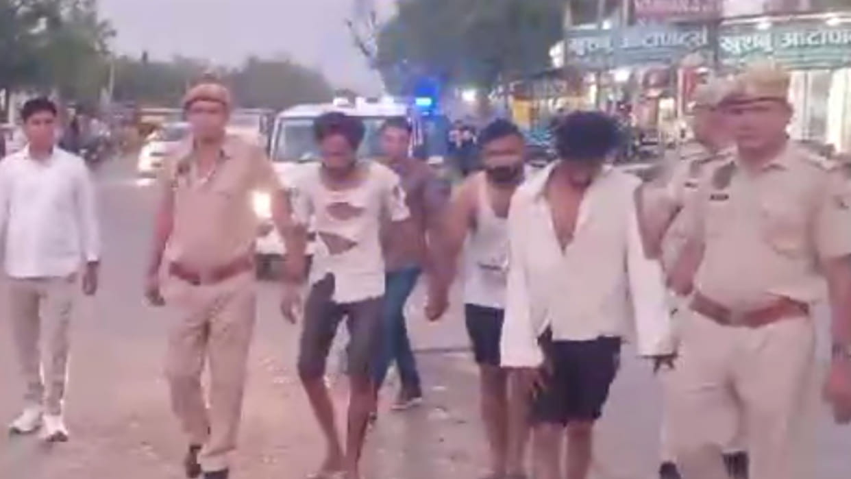 Jaipur Crime News: Police took out a procession of those who blackmailed the woman, clothes torn