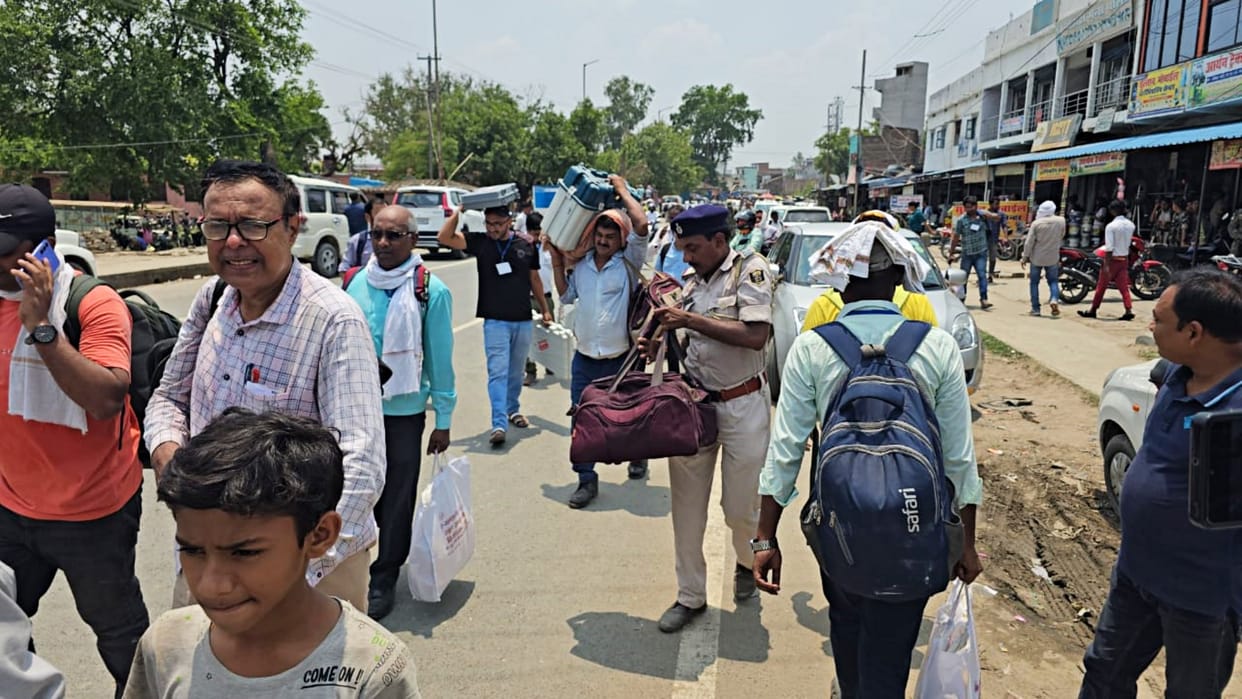 LS Polls: Polling personnel reached booth for Gopalganj Lok Sabha elections, all arrangements complete