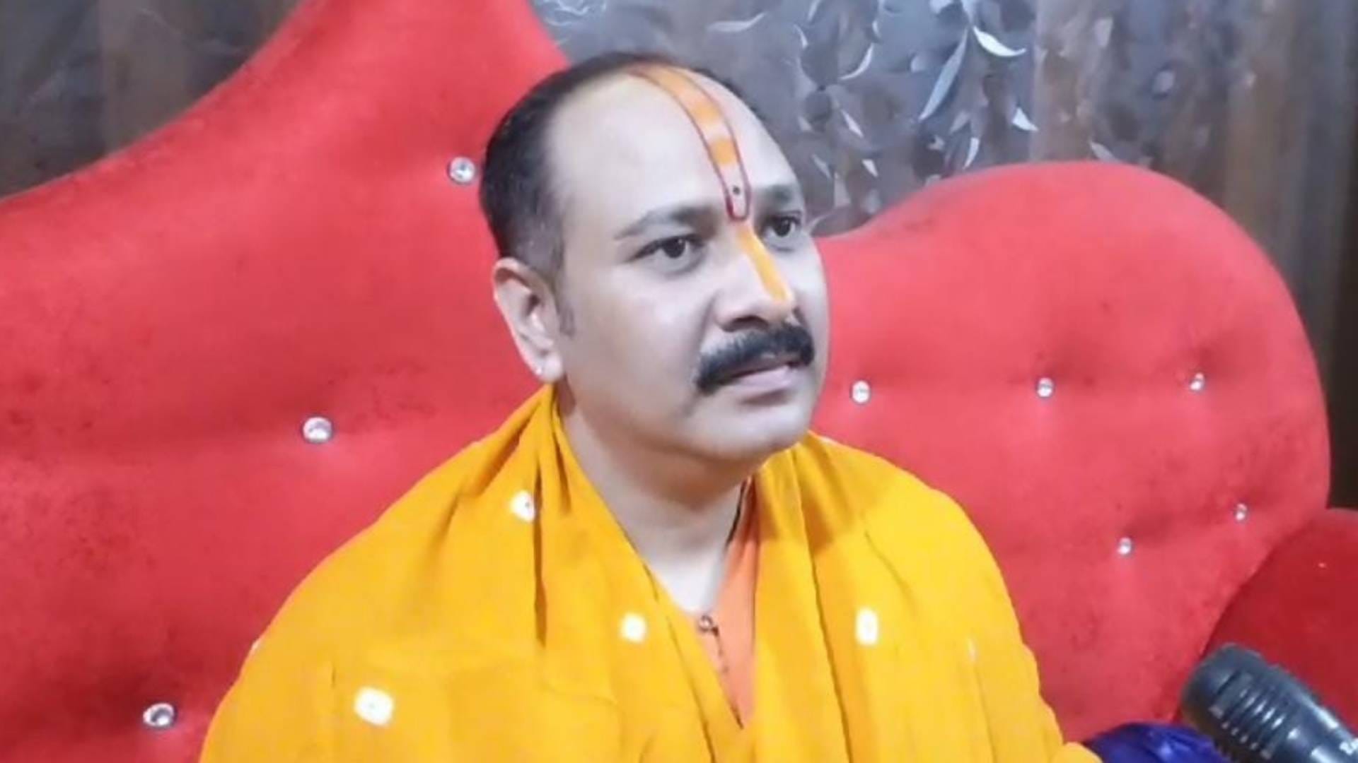 कथावाचक पंडित प्रदीप मिश्रा