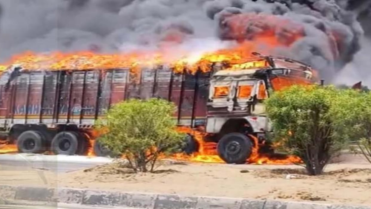 Tonk News: Due to extreme heat, fire broke out in a truck filled with chemical, controlled after 2 hours