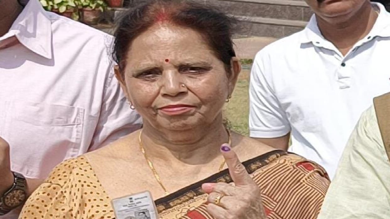 BJP MP Santosh Gangwar's wife passes away in Bareilly