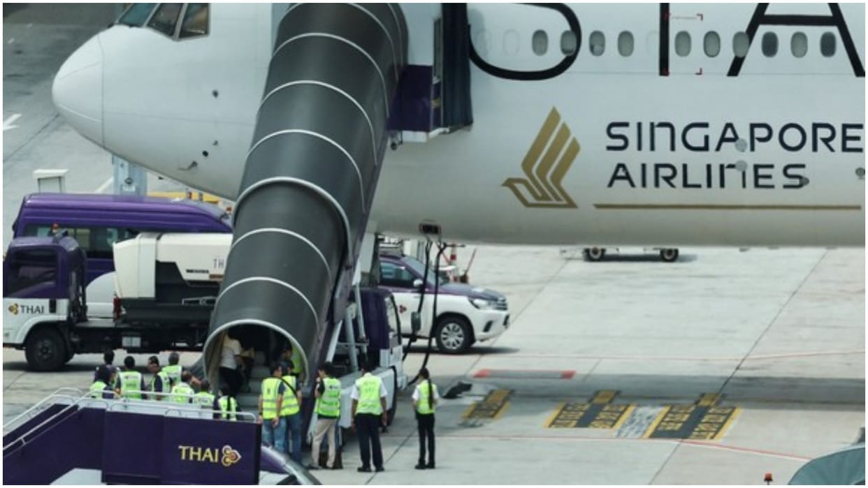 SIA in-flight service protocol revision after recent severe turbulence faces passengers' reactions