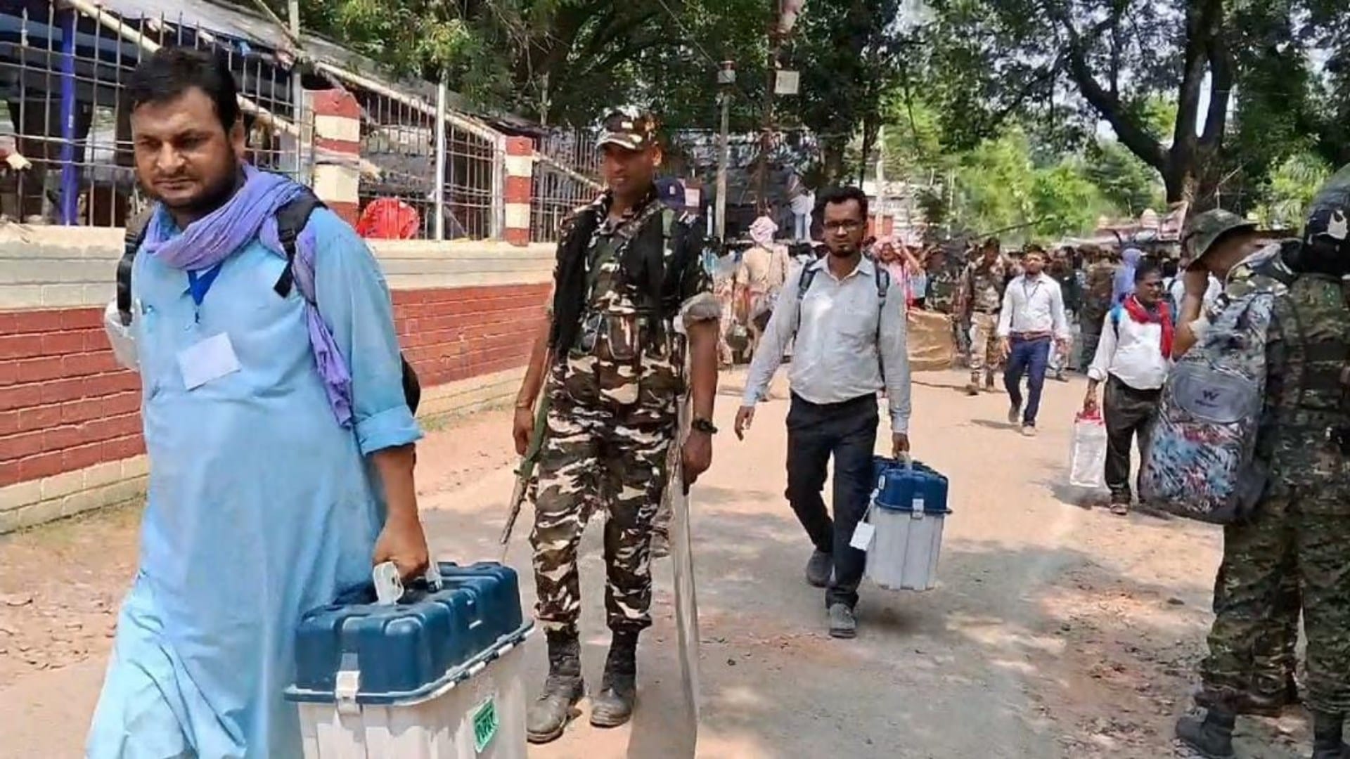 Vaishali Lok Sabha: Polling personnel left for 1942 polling stations for the sixth phase of voting