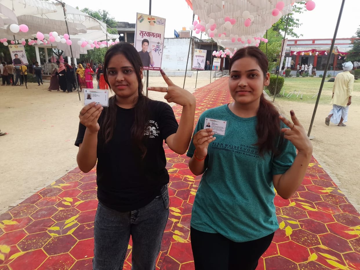 Ambedkar Nagar: Voting started, long queues formed, more than 18 lakh voters will decide the fate of eight can