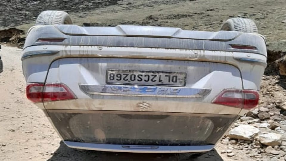 Adi Kailash pilgrims vehicle overturned