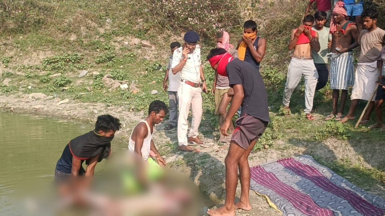 Bihar Dead body found in Gangti pond in Munger youth was missing for two days