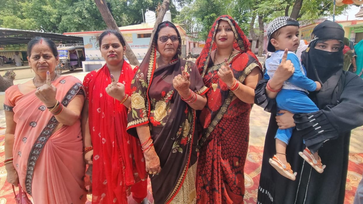 Lok Sabha Election Voting in Amazing jaunpur Bhadohi enthusiasm among people