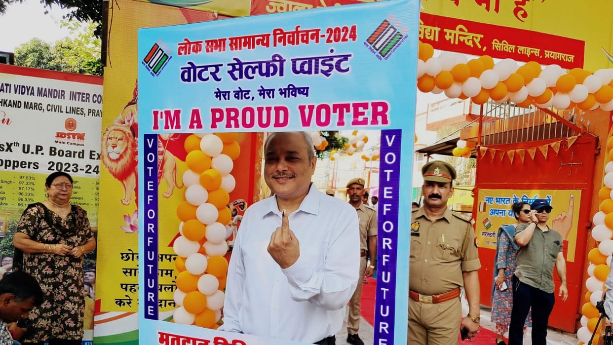 Lok Sabha elections: Till 9 o'clock in Allahabad, 9.97 percent votes were cast and in Phulpur, 7.45 percent vo