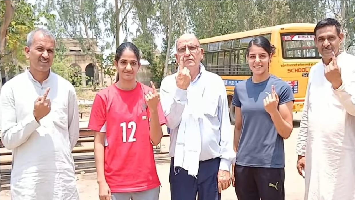 Haryana Lok Sabha Election Phase 6th Voting, World Women Boxers Neetu Ghanghas and Sakshi cast their votes