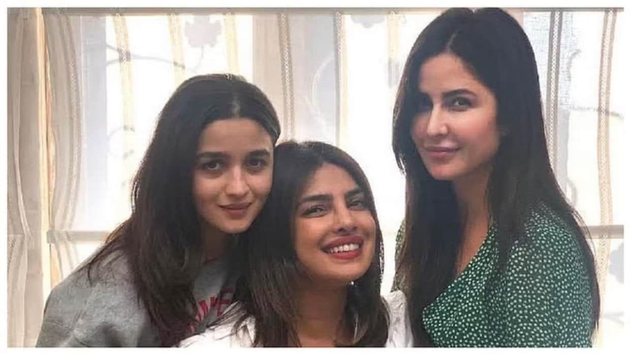 farhan akhtar again working on film Jee le Zaraa in talk with katrina kaif alia bhatt priyanka chopra for date